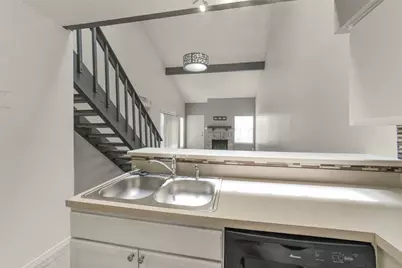6333 Shadow Tree Drive, Houston, TX 77035 - Photo 17