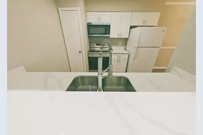 8100 Cambridge #28, Houston, TX 77054 - Photo 13