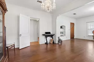 514 S Main St, Lockhart, TX 78644 - Photo 3