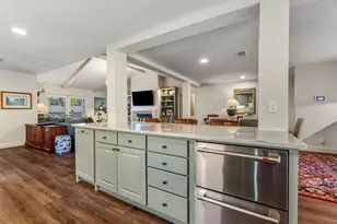 13810 St Marys Ln, Houston, TX 77079 - Photo 9