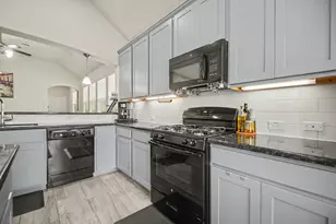 14219 Rim Side Trl, Houston, TX 77045 - Photo 5