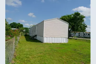 2501 McDonald Road, Oyster Creek, TX 77541 - Photo 3