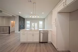 4746 S Mallow Street E, Houston, TX 77033 - Photo 27