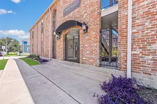 600 19th St, Galveston, TX 77550 - Photo 1