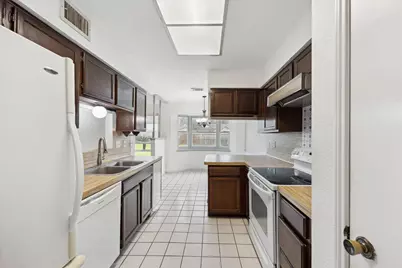 2230 Quail Valley East Drive, Missouri City, TX 77459 - Photo 7