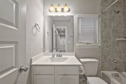 11915 Oakmont Valley Trace, Houston, TX 77051 - Photo 15