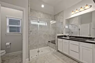 11915 Oakmont Valley Trace, Houston, TX 77051 - Photo 17