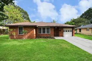 1907 Marguerite Ln, Pasadena, TX 77502 - Photo 1