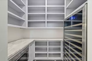 404 Avondale St, Houston, TX 77006 - Photo 21