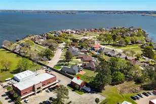 90 Beach Walk Blvd, Conroe, TX 77304 - Photo 9