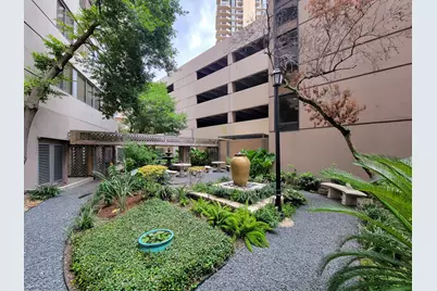 3525 Sage Road #303, Houston, TX 77056 - Photo 9