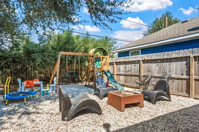 805 E 36th Street, Houston, TX 77022 - Photo 23
