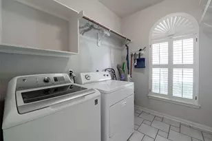 1303 Red Oak Ct, Sugar Land, TX 77479 - Photo 25