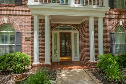 1303 Red Oak Court, Sugar Land, TX 77479 - Photo 5