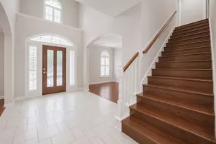 1303 Red Oak Ct, Sugar Land, TX 77479 - Photo 9