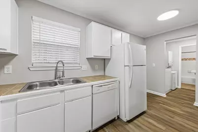 1223 W 25th Street #3, Houston, TX 77008 - Photo 5