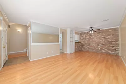 889 Wax Myrtle Lane, Houston, TX 77079 - Photo 9