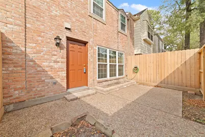 889 Wax Myrtle Lane, Houston, TX 77079 - Photo 3