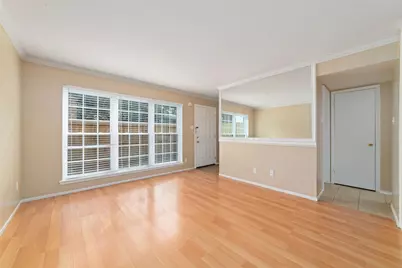 889 Wax Myrtle Lane, Houston, TX 77079 - Photo 7