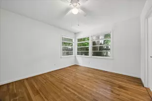 4022 Woodcraft St, Houston, TX 77025 - Photo 9