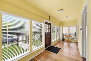 3211 Beauchamp St, Houston, TX 77009 - Photo 3