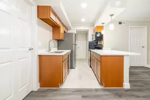 2750 Holly Hall St, Houston, TX 77054 - Photo 3