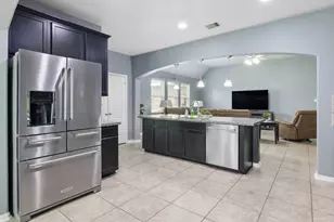2148 Colonial St, Alvin, TX 77511 - Photo 11