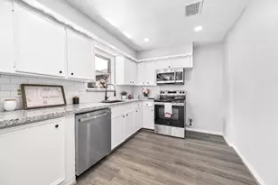 9014 Landwood Dr, Houston, TX 77040 - Photo 11