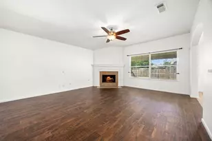 3012 Kings Isle Ln, Dickinson, TX 77539 - Photo 9