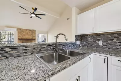 7534 Eight Willows, Missouri City, TX 77489 - Photo 11