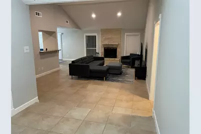16007 Mill Point Drive, Houston, TX 77059 - Photo 11