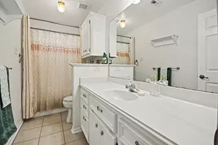 142 Happy Hollow St, Alvin, TX 77511 - Photo 21