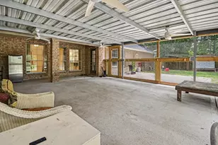 142 Happy Hollow St, Alvin, TX 77511 - Photo 25