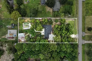 142 Happy Hollow St, Alvin, TX 77511 - Photo 39