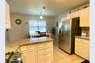 221 E Defee Avenue, Baytown, TX 77520 - Photo 11