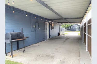 221 E Defee Avenue, Baytown, TX 77520 - Photo 39