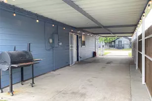 221 E Defee Ave, Baytown, TX 77520 - Photo 39