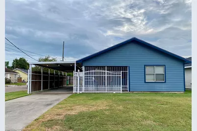 221 E Defee Avenue, Baytown, TX 77520 - Photo 3
