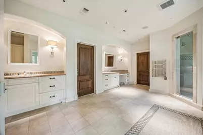 1 Gage Court, Houston, TX 77024 - Photo 17