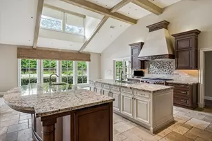 1 Gage Ct, Houston, TX 77024 - Photo 9