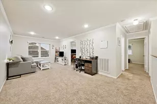 10900 Spruce Dr S, La Porte, TX 77571 - Photo 5