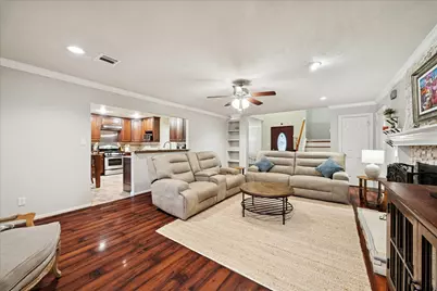 10900 Spruce Drive S, La Porte, TX 77571 - Photo 13