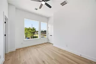 9102 Coffee St, Houston, TX 77033 - Photo 17