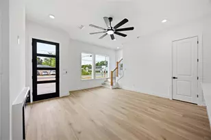 9102 Coffee St, Houston, TX 77033 - Photo 5