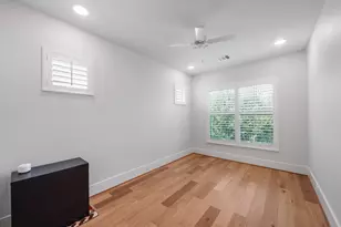 812 E 24th St, Houston, TX 77009 - Photo 33