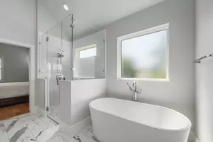 812 E 24th St, Houston, TX 77009 - Photo 25