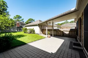 15406 Greenleaf Ln, Houston, TX 77062 - Photo 17