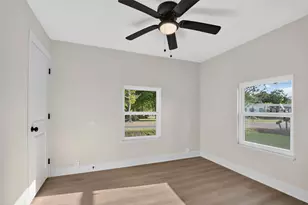 3577 9th St, Nederland, TX 77705 - Photo 19