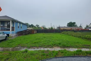 2710 Mills St, Houston, TX 77026 - Photo 1