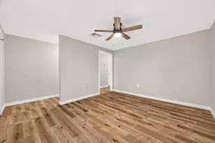 111 N 4th St, La Porte, TX 77571 - Photo 11